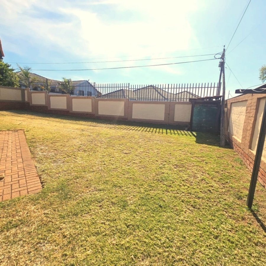 To Let 3 Bedroom Property for Rent in Safari Gardens North West